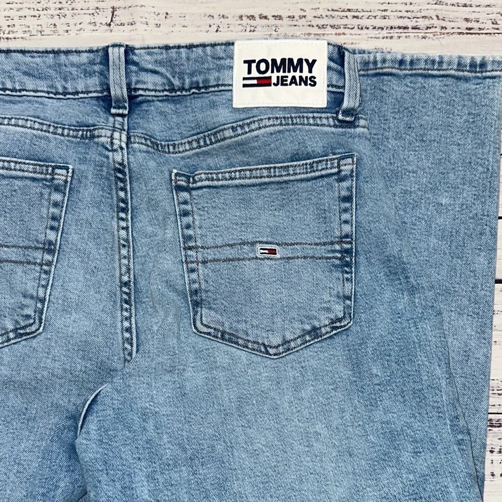 Tommy Hilfiger Julie Ultra High Rise Distressed Jeans Sz.‎ 30